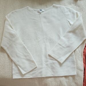 Uniqlo Cream Crewneck Lightweight Knit Sweater